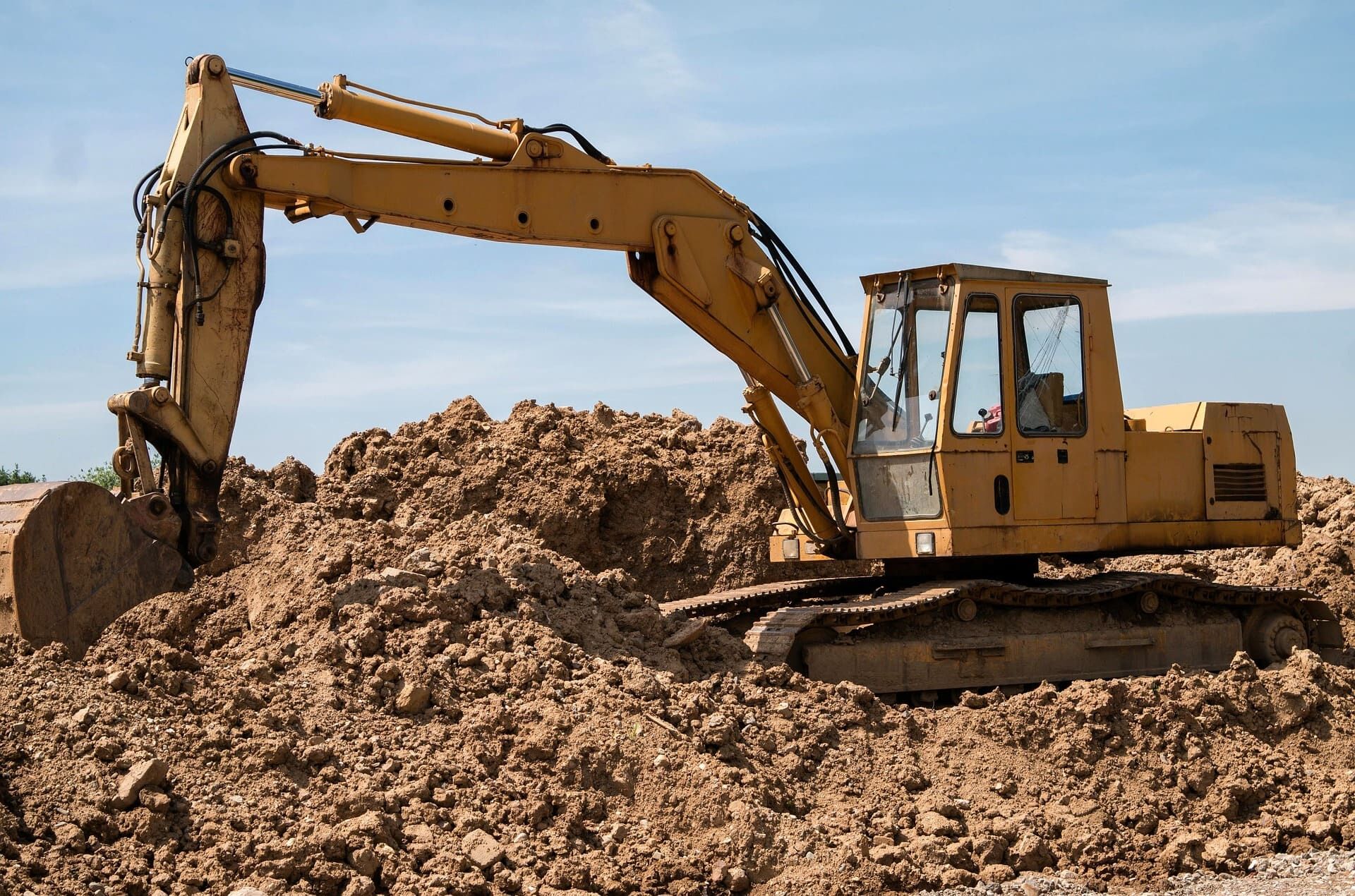 excavators-800996_1920