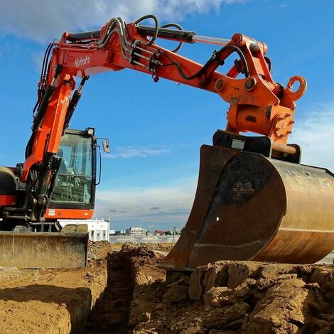 excavators-1680634_1920